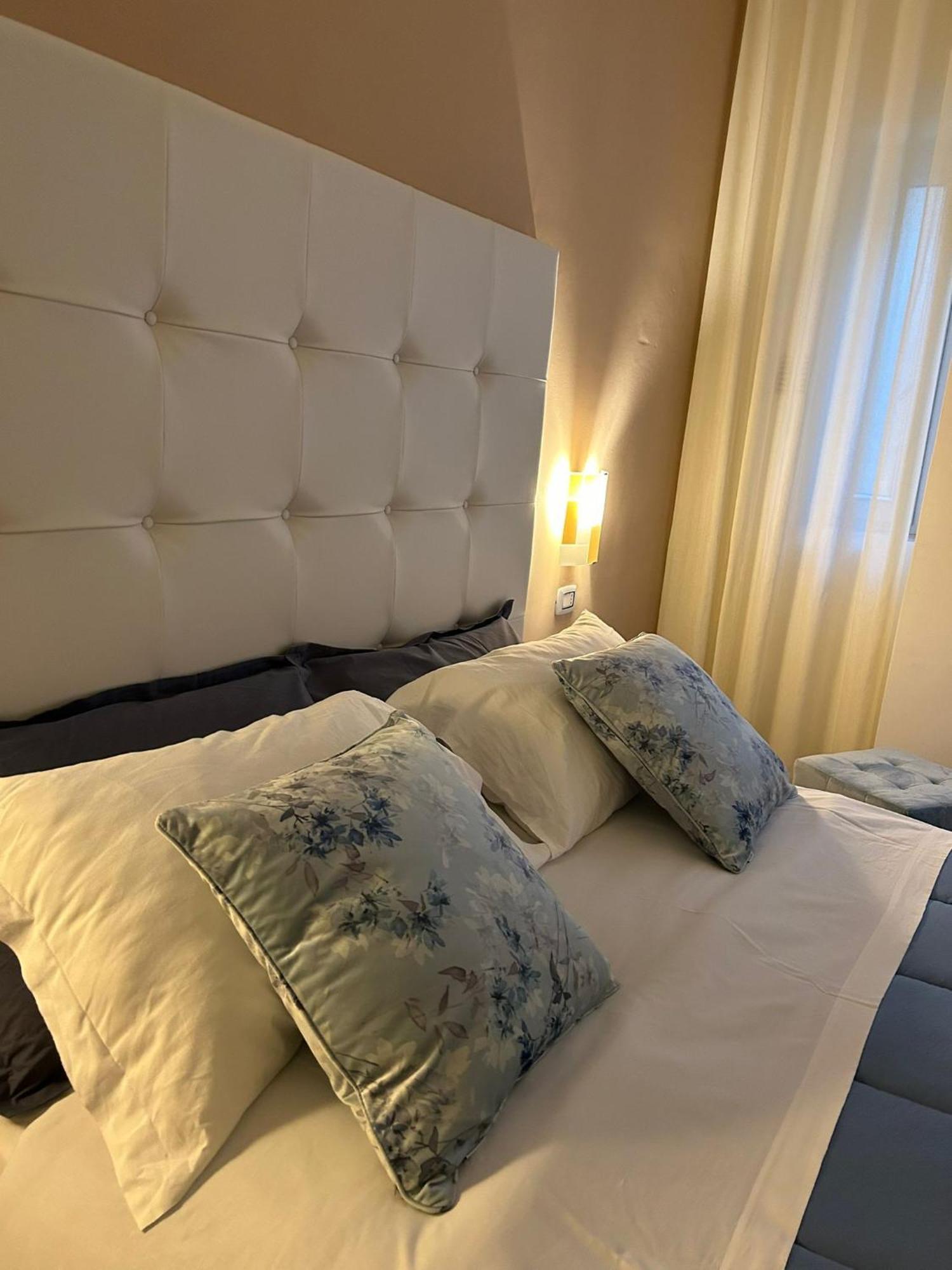 Bed and Breakfast Tiziana'S House Salerno Esterno foto