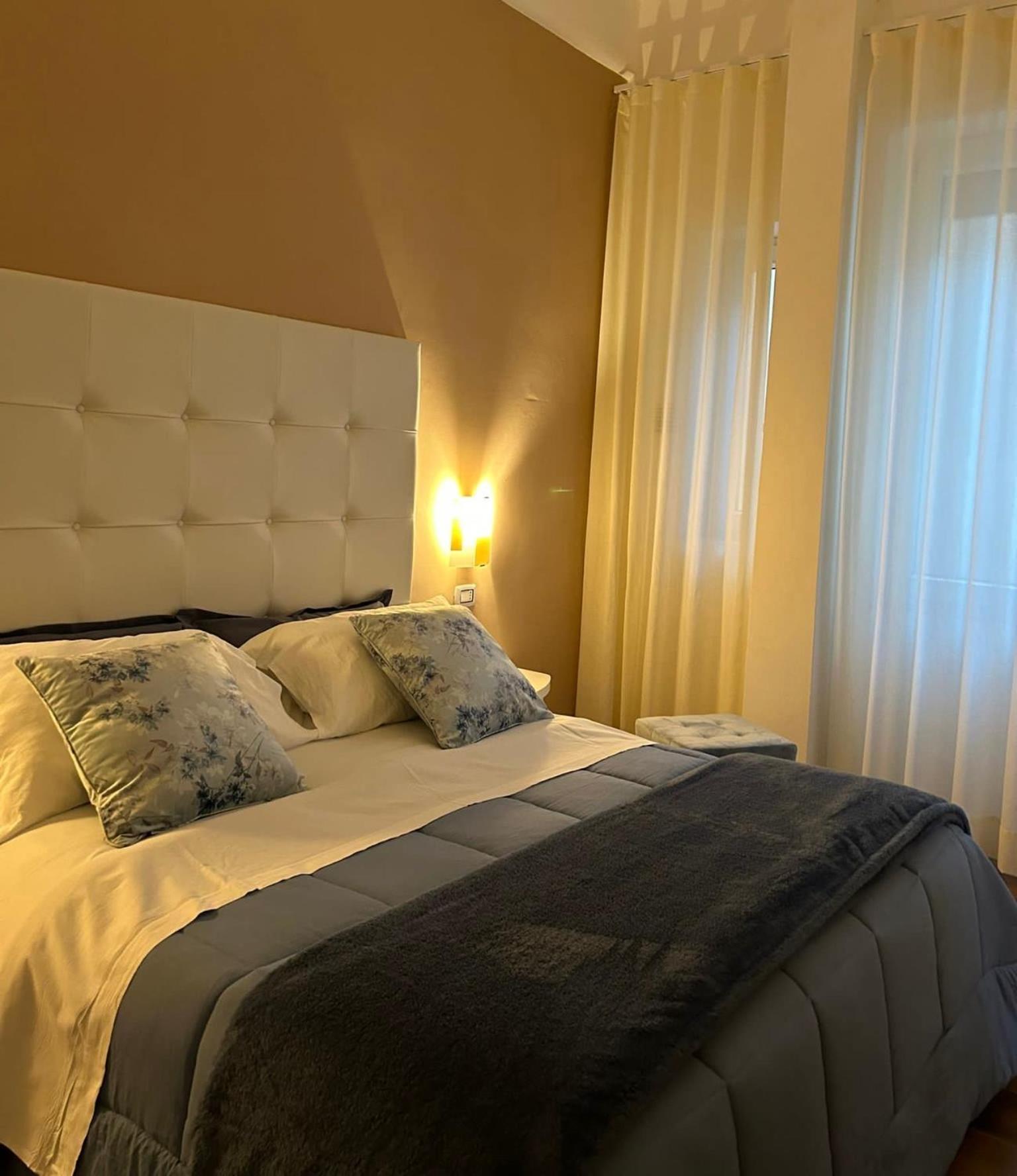 Bed and Breakfast Tiziana'S House Salerno Esterno foto